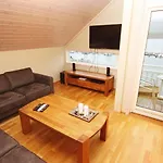 Tatil Evi Five-bedroom In 2 *