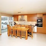 Tatil Evi Five-bedroom In 2 Jelsa