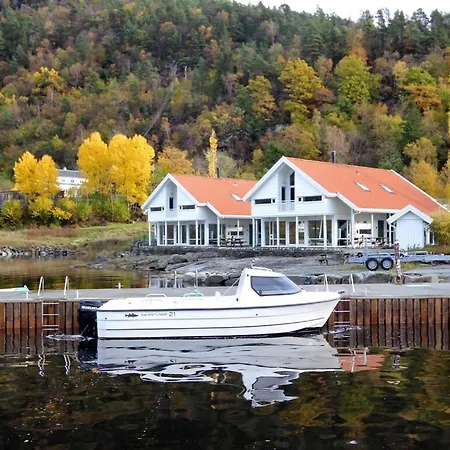 Five-bedroom In 2 *
