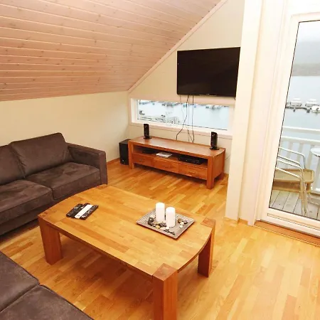 Holiday home Five-bedroom In 2 *