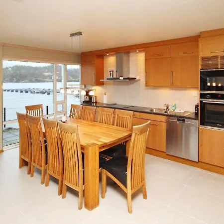 Casa vacanze Five-bedroom In 2 *
