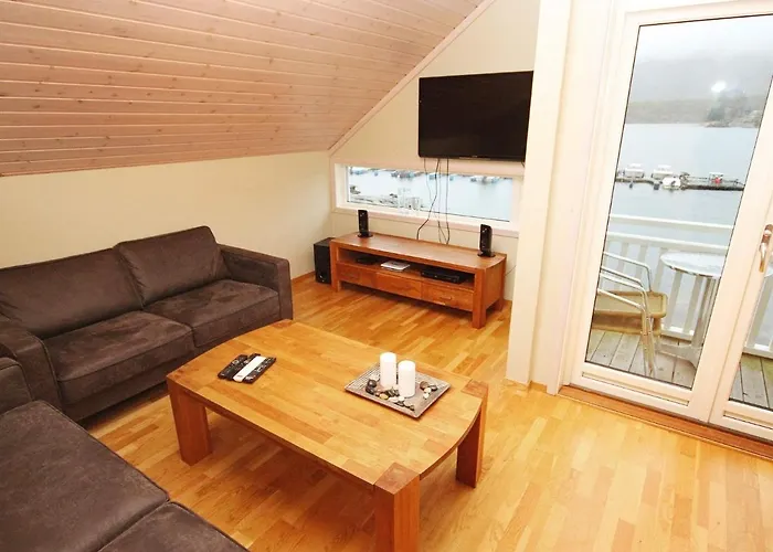 Ferienhaus Five-bedroom In 2 *