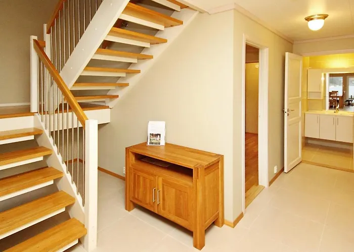 Ferienhaus Five-bedroom In 2 *