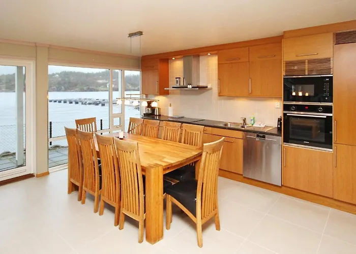 Holiday home Five-bedroom In 2 *