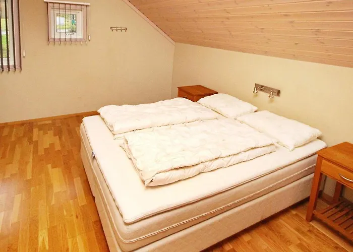 Five-bedroom In 2 Holiday home *