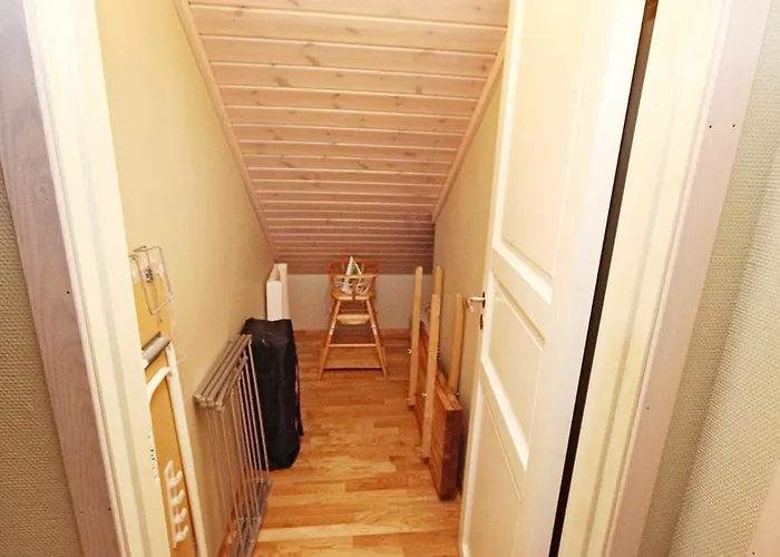 Five-bedroom In 2 Ferienhaus