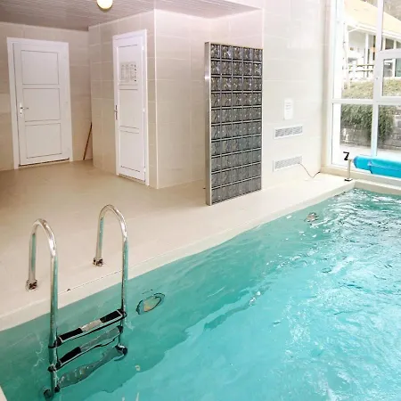 בית נופש Five-bedroom In 2